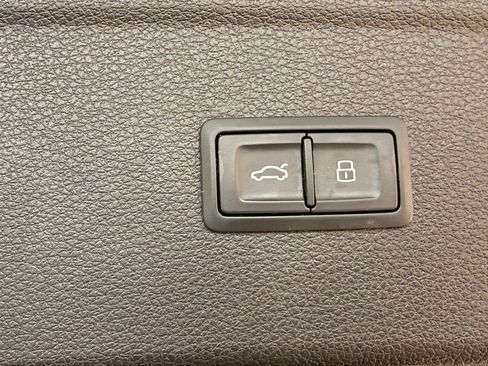 Used 2018 Audi Q5 2.0T Premium Plus w/ Premium Plus Package AWD/4WD image 35