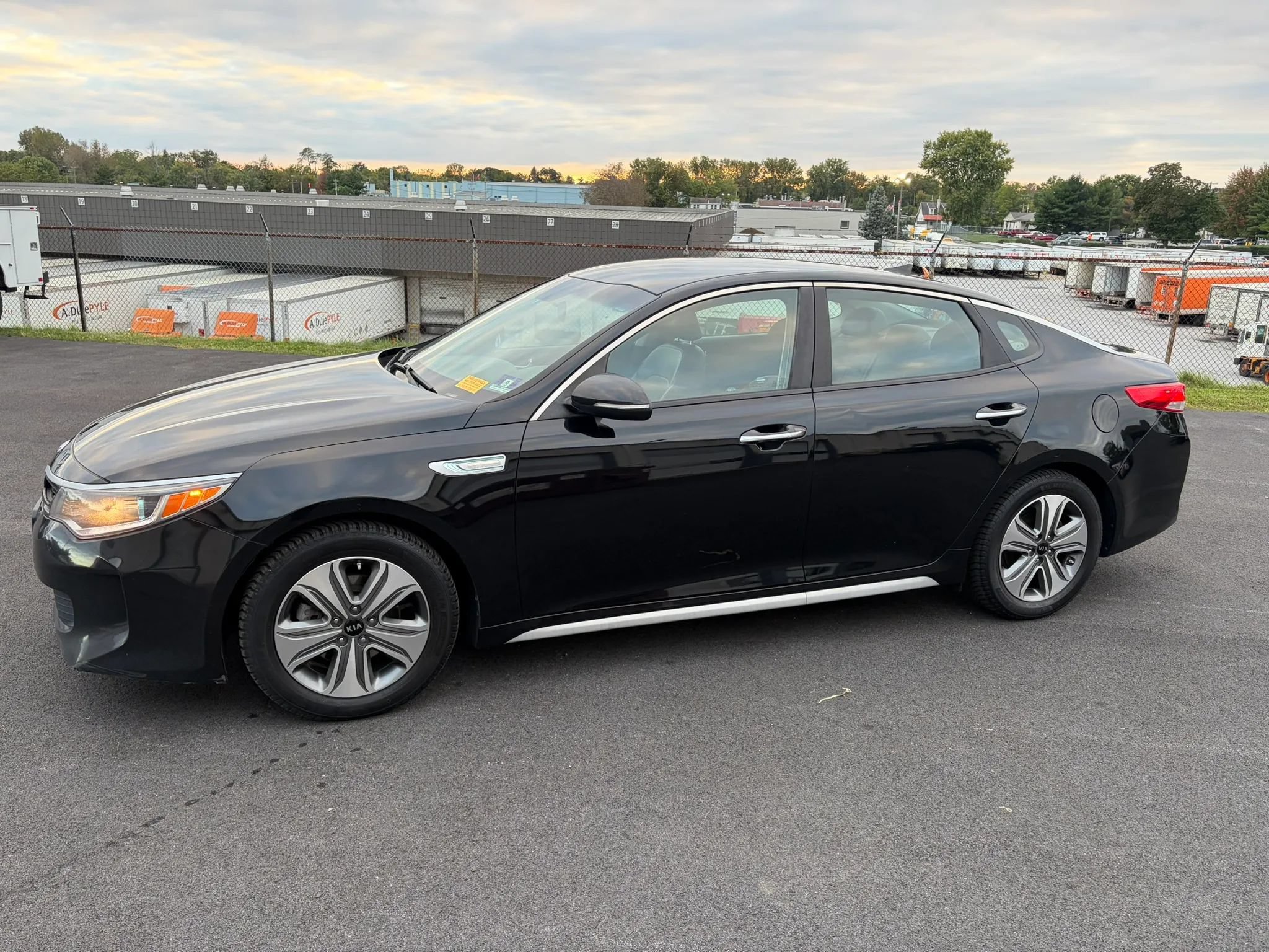 Used 2017 Kia Optima EX FWD image 19