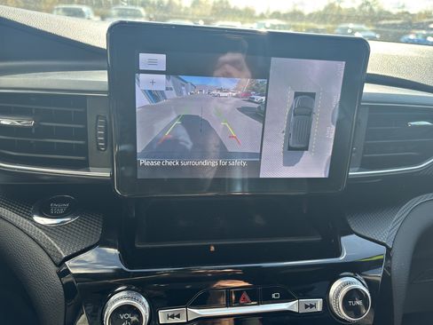 Used 2023 Ford Explorer ST-Line w/ Class IV Trailer Tow Package image 27