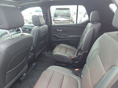 Used 2023 Chevrolet Traverse High Country w/ LPO, Floor Liner Package AWD/4WD image 15