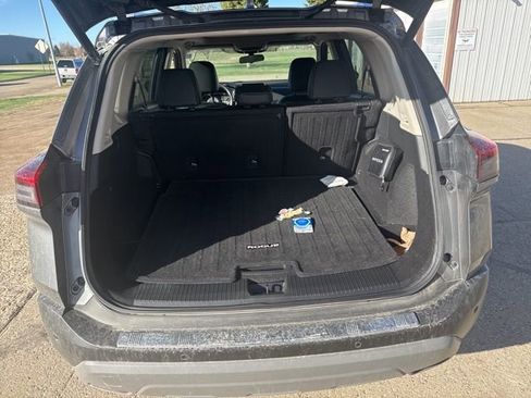 Used 2022 Nissan Rogue SV w/ SV Premium Package AWD/4WD image 10