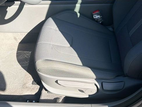New 2026 Hyundai Elantra SE FWD image 19