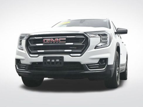 Used 2024 GMC Terrain AT4 AWD/4WD image 33