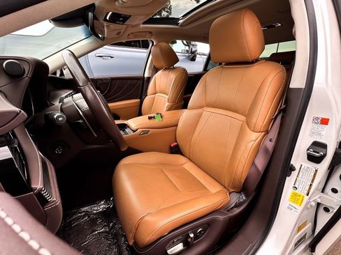 Used 2020 Lexus LS 500 w/ Accessory Package (Z2) RWD image 9