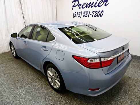 Used 2013 Lexus ES 300h w/ Luxury Pkg FWD image 4