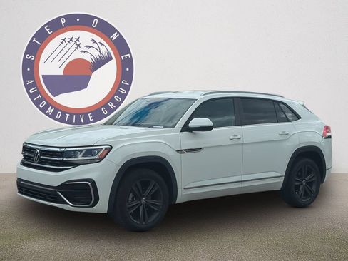 Certified 2021 Volkswagen Atlas Cross Sport SE FWD image 2