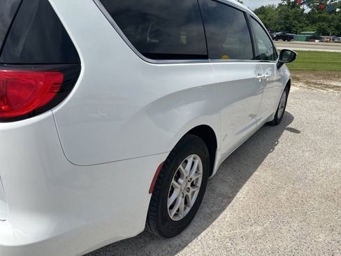 Used 2022 Chrysler Voyager LX FWD image 28