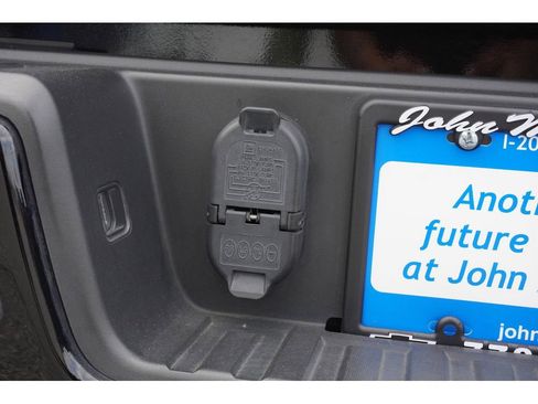 Used 2021 Chevrolet Colorado Z71 w/ Safety Package image 28