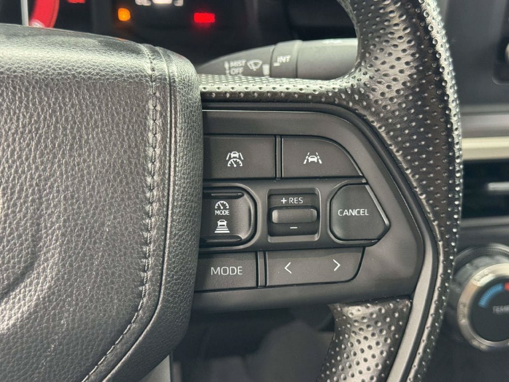 Used 2025 Toyota Tacoma SR5 AWD/4WD image 13