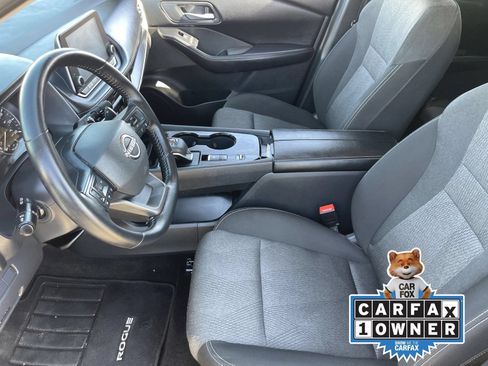 Certified 2025 Nissan Rogue SV FWD image 20