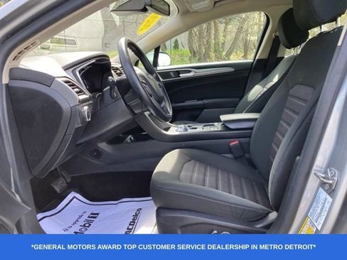 Used 2020 Ford Fusion SE FWD image 9