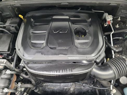 Used 2019 Jeep Grand Cherokee Laredo AWD/4WD image 30