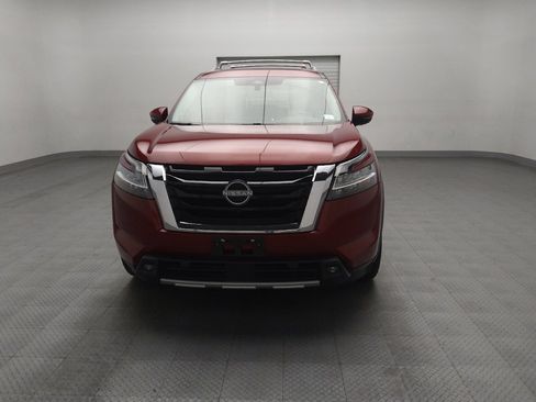 Used 2022 Nissan Pathfinder Platinum w/ Cargo Package image 15