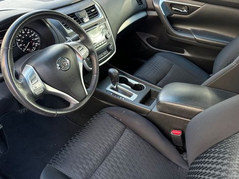 Used 2016 Nissan Altima 2.5 SV image 11