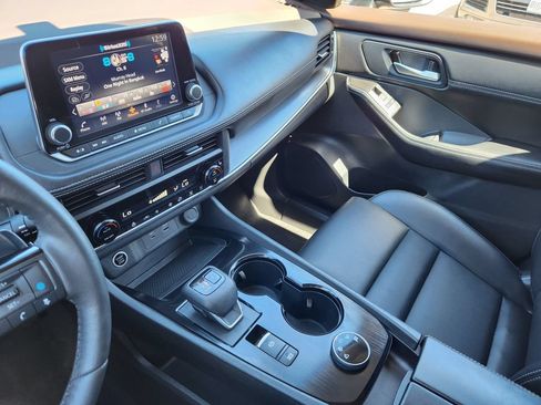 Certified 2023 Nissan Rogue SV w/ SV Premium B Package AWD/4WD image 16