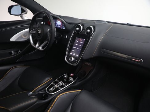 Used 2023 McLaren GT RWD image 29