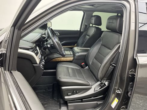 Certified 2019 GMC Yukon Denali w/ Denali Ultimate Package AWD/4WD image 12