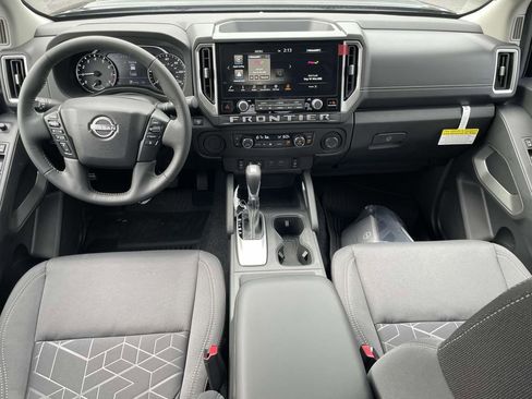New 2025 Nissan Frontier SV w/ SV Convenience Package image 9