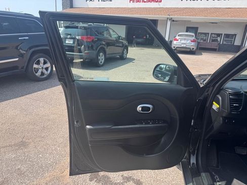 Used 2019 Kia Soul FWD image 20