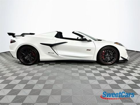 Used 2023 Chevrolet Corvette Z06 RWD image 8