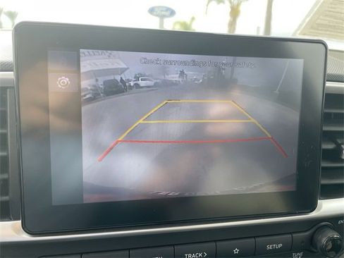 Used 2023 Hyundai Venue SEL image 14