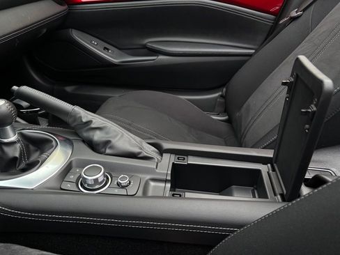 New 2025 MAZDA MX-5 Miata Club w/ Weather Package RWD image 28