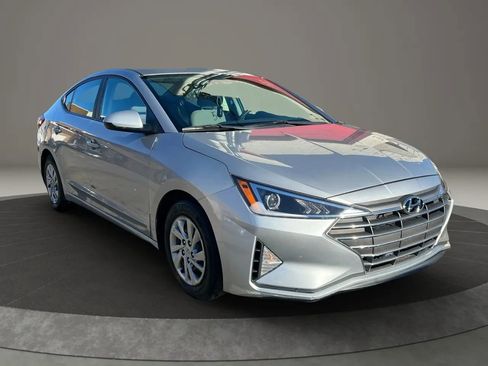 Used 2020 Hyundai Elantra SE image 3