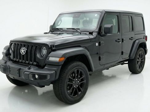 Used 2025 Jeep Wrangler Unlimited Sport AWD/4WD image 3