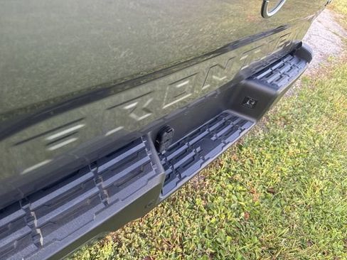 Used 2024 Nissan Frontier SV w/ SV Convenience Package image 11