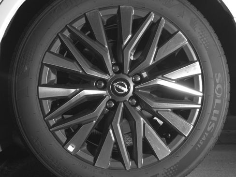 Used 2025 Nissan Altima 2.5 SV image 14