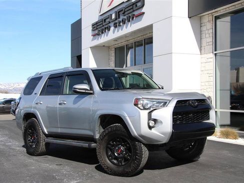 Used 2018 Toyota 4Runner SR5 Premium image 1