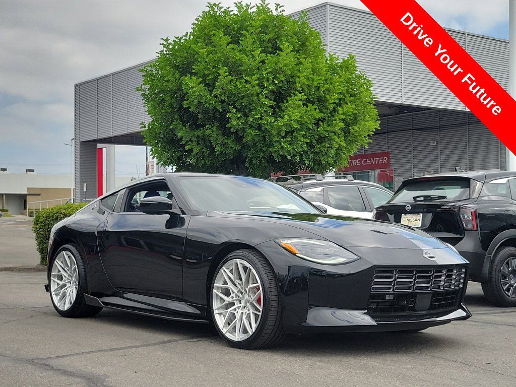 Used 2023 Nissan Z w/ Floor Mat Package (L93) RWD image 1