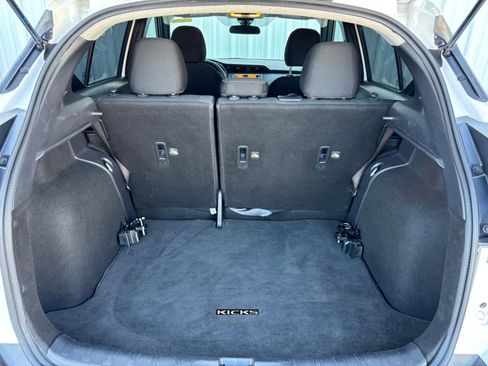 Used 2020 Nissan Kicks SR w/ Exterior Package image 29