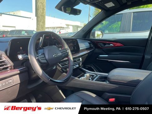 Used 2024 Chevrolet Traverse RS AWD/4WD image 9