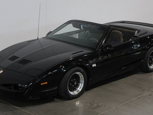 Used 1992 Pontiac Firebird Convertible RWD image 21