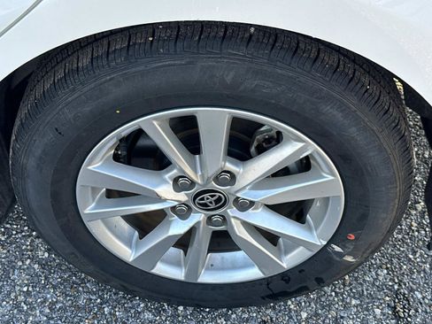 Used 2025 Toyota Camry LE image 6