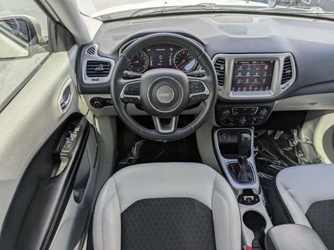 Used 2017 Jeep Compass Latitude w/ Popular Equipment Group FWD image 17