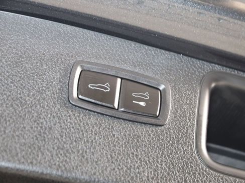 Used 2019 Porsche Macan AWD/4WD image 53