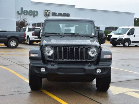 Used 2025 Jeep Wrangler Sport image 2