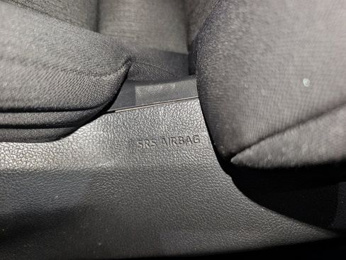Used 2020 Toyota Camry LE FWD image 37