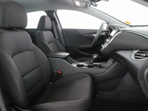 Used 2025 Chevrolet Malibu LT image 30