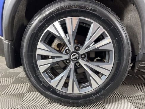 Used 2022 Nissan Rogue SV image 15