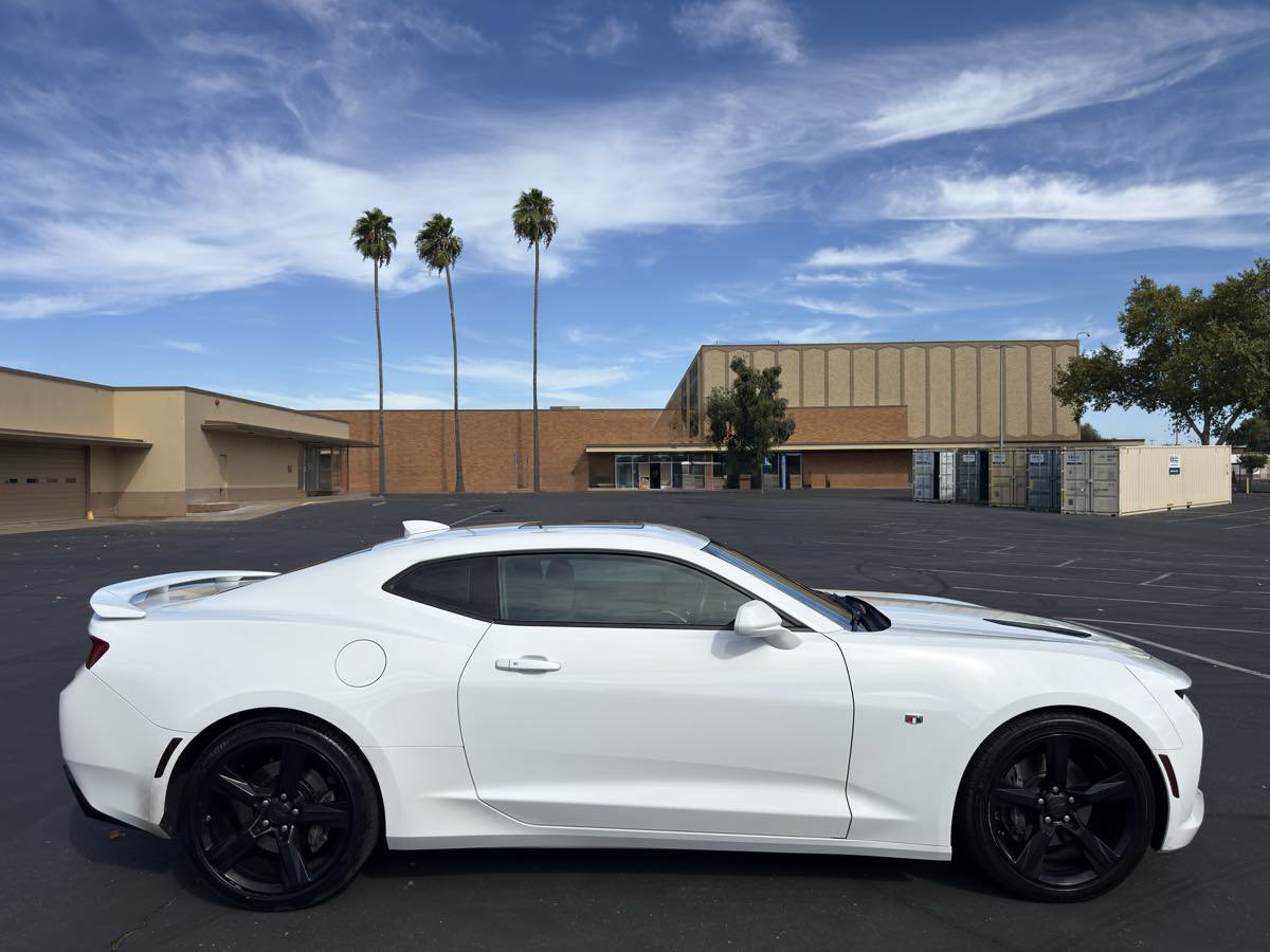 Used 2018 Chevrolet Camaro SS RWD image 8