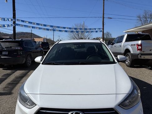 Used 2022 Hyundai Accent SEL image 1