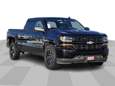 Used 2018 Chevrolet Silverado 1500 Custom w/ Custom Value Package image 1