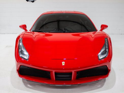 Used 2018 Ferrari 488 GTB RWD image 32