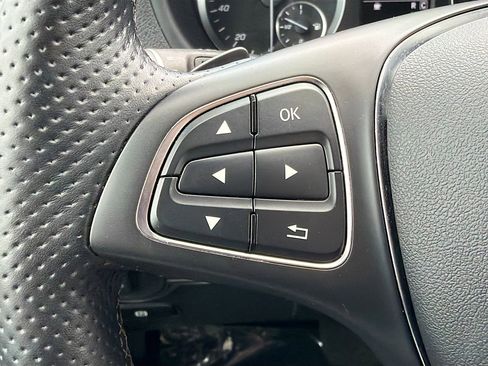 Used 2023 Mercedes-Benz Metris Passenger image 34