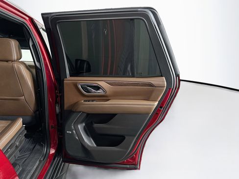 Used 2021 Chevrolet Tahoe High Country image 32