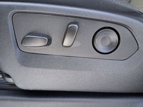 Used 2022 Chevrolet Silverado 1500 LT Trail Boss w/ Protection Package image 13