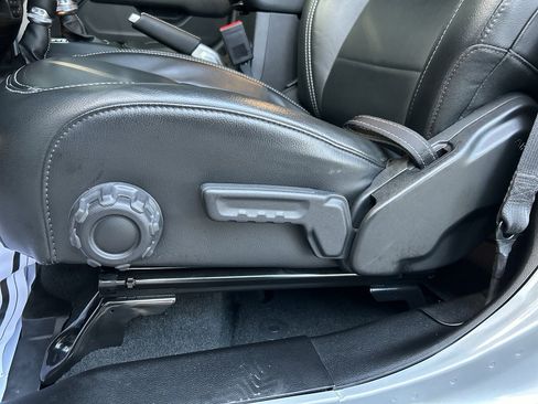 Used 2022 Jeep Wrangler Unlimited Sahara w/ Cold Weather Group image 19